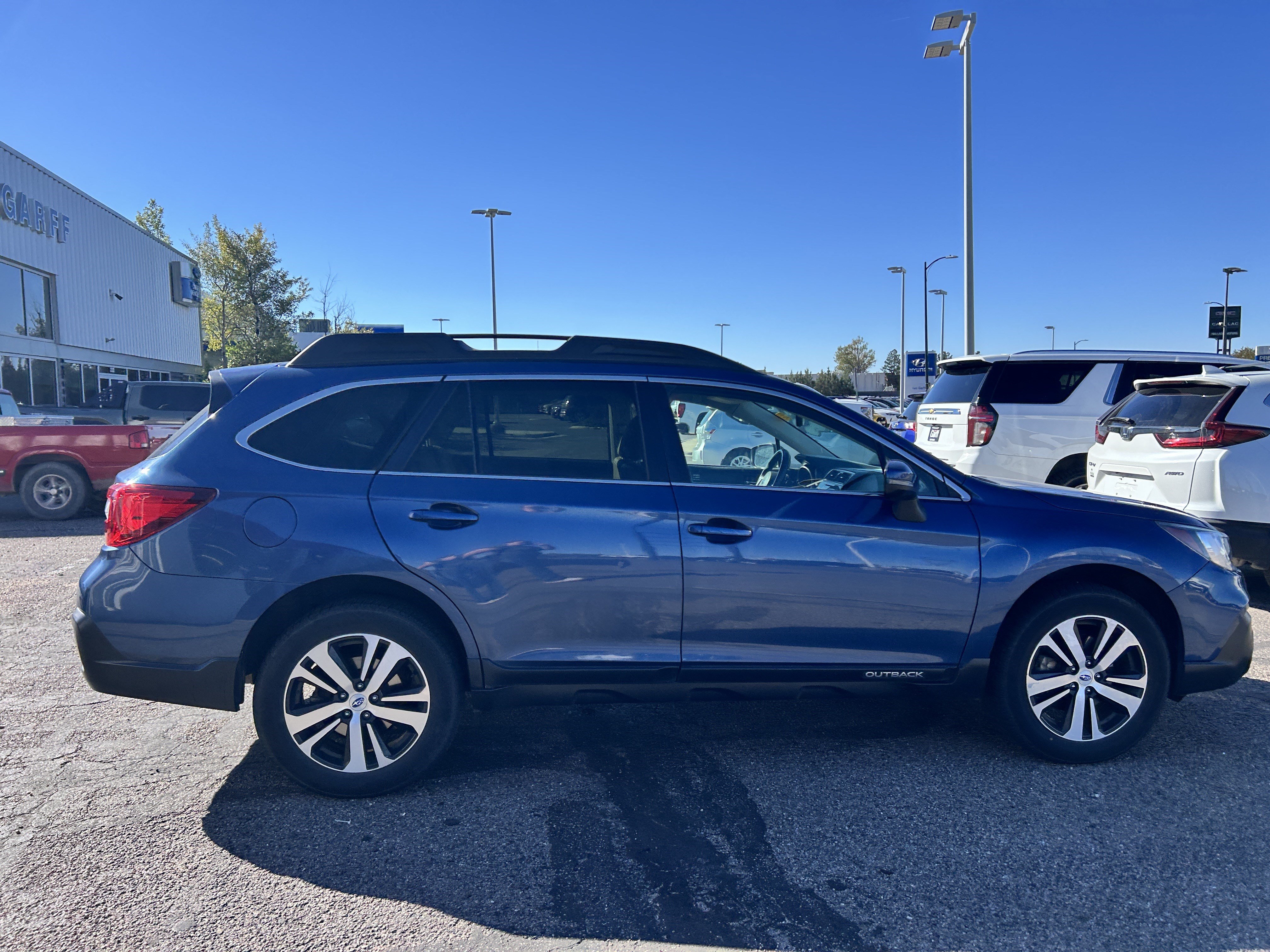 Used 2019 Subaru Outback 3.6R Limited AWD/4WD image 6