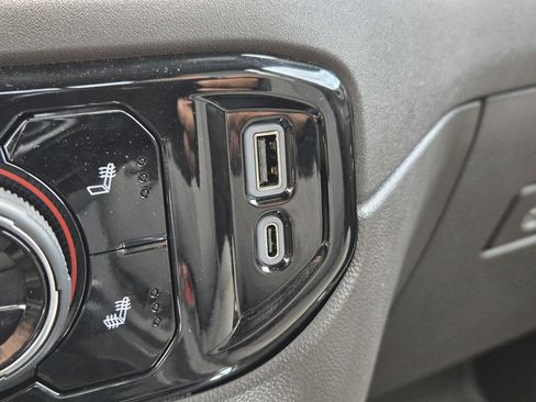 Used 2024 Chevrolet Silverado 1500 LT Trail Boss w/ LT Trail Boss Premium Package image 22