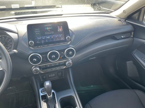 Used 2025 Nissan Sentra SV image 33