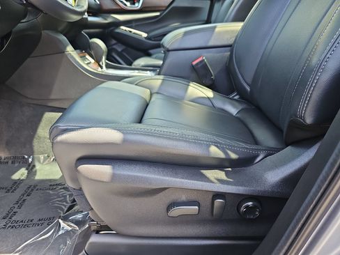 Used 2025 Subaru Ascent Touring AWD/4WD image 32