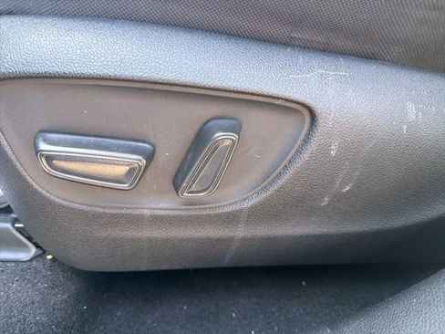 Used 2023 Toyota Highlander L image 18