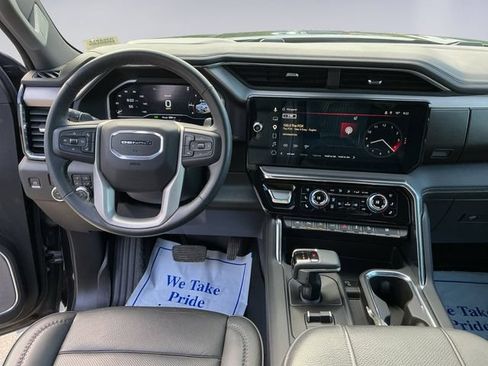 Used 2023 GMC Sierra 1500 Denali w/ Technology Package AWD/4WD image 10