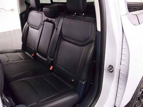 New 2025 Ford Maverick Lariat w/ Black Appearance Package image 33