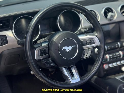 Used 2022 Ford Mustang GT Premium RWD image 9