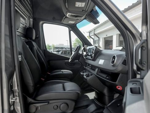 Used 2025 Mercedes-Benz Sprinter 3500 image 19
