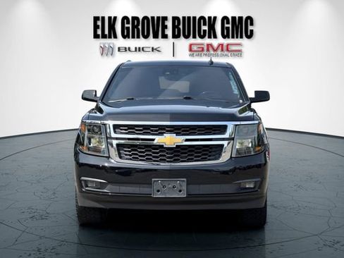 Used 2018 Chevrolet Suburban LT RWD image 9