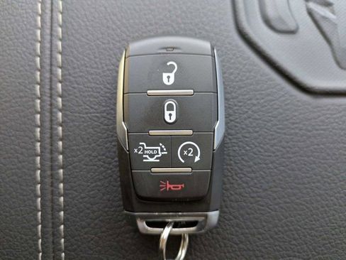 New 2026 RAM 2500 Laramie AWD/4WD image 29