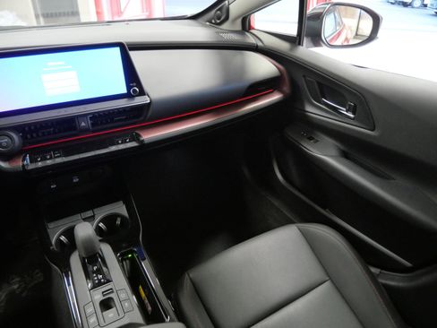 Used 2024 Toyota Prius Prime Premium image 12