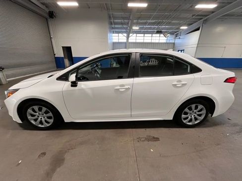 Used 2023 Toyota Corolla LE image 6