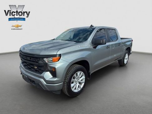 Used 2023 Chevrolet Silverado 1500 Custom AWD/4WD image 3
