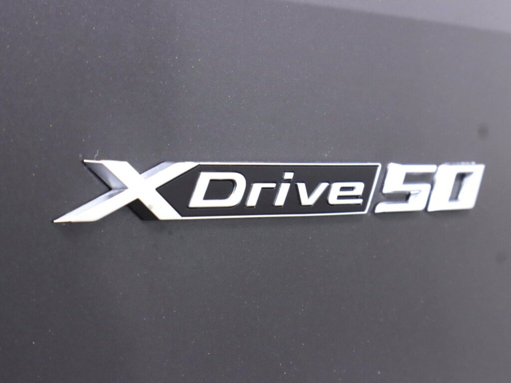 Used 2024 BMW iX xDrive50 w/ Sport Package AWD/4WD image 40