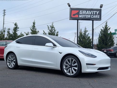 Used 2019 Tesla Model 3 Standard Range Plus image 5