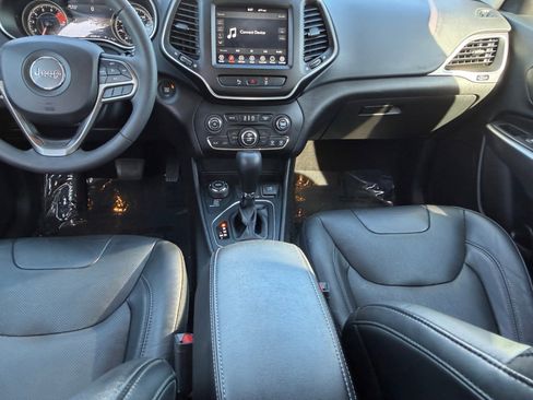 Used 2021 Jeep Cherokee Latitude Lux w/ Comfort/Convenience Group AWD/4WD image 21