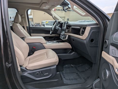 Used 2024 Ford Expedition Limited AWD/4WD image 35