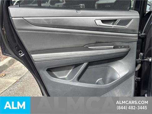 Used 2025 Volkswagen Atlas Cross Sport SE image 27