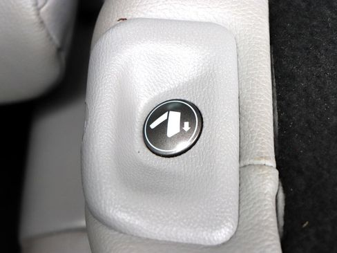 Used 2016 Honda Pilot Touring image 31