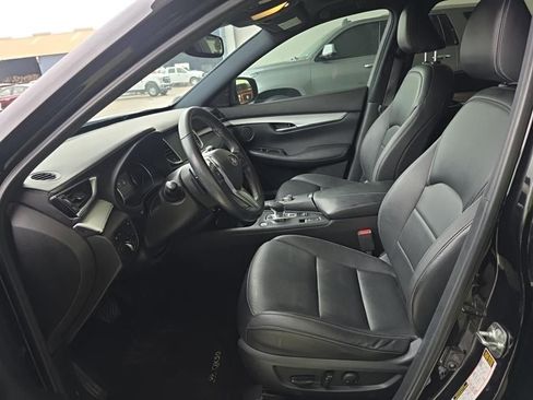 Used 2021 INFINITI QX50 Luxe w/ Appearance Package FWD image 4