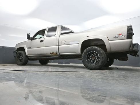Used 2006 Chevrolet Silverado 3500 LT w/ Heavy-Duty Power Package AWD/4WD image 38