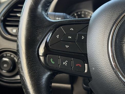 Used 2017 Jeep Renegade Altitude image 16