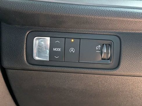 Used 2026 Chevrolet Traverse LT w/ Sun and Wheel Package FWD image 30