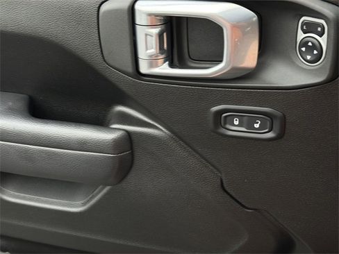 Used 2024 Jeep Gladiator Sport image 33