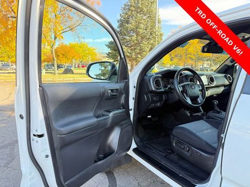Used 2023 Toyota Tacoma TRD Off-Road image 9