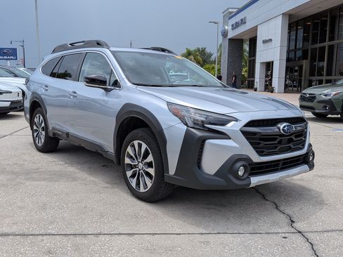 Used 2025 Subaru Outback Limited AWD/4WD image 2