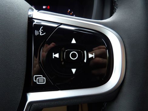 New 2026 Volvo XC60 B5 Plus w/ Protection Package Premier image 17