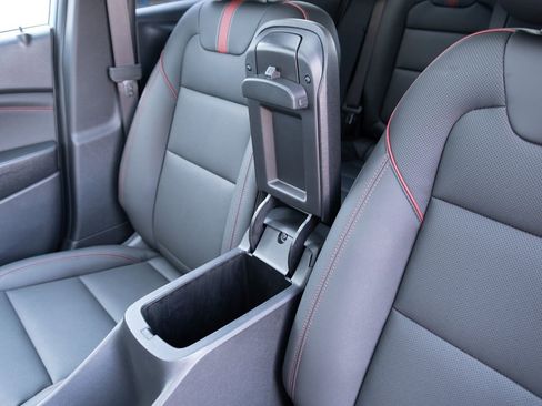 New 2026 Chevrolet Trax RS w/ Sunroof Package FWD image 9