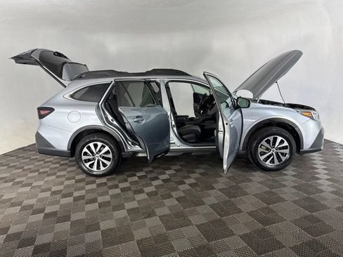 Used 2022 Subaru Outback Premium AWD/4WD image 16
