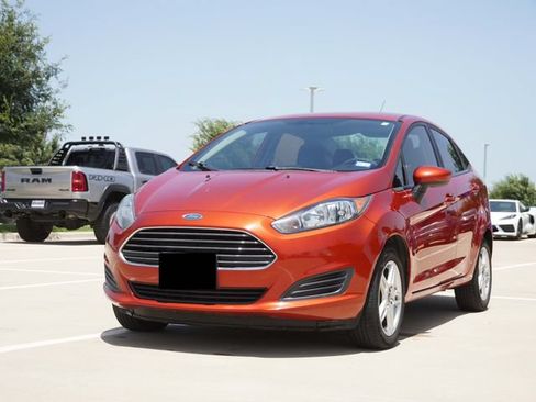 Used 2019 Ford Fiesta SE FWD image 3