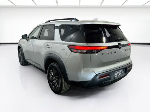 Used 2022 Nissan Pathfinder SV FWD image 6