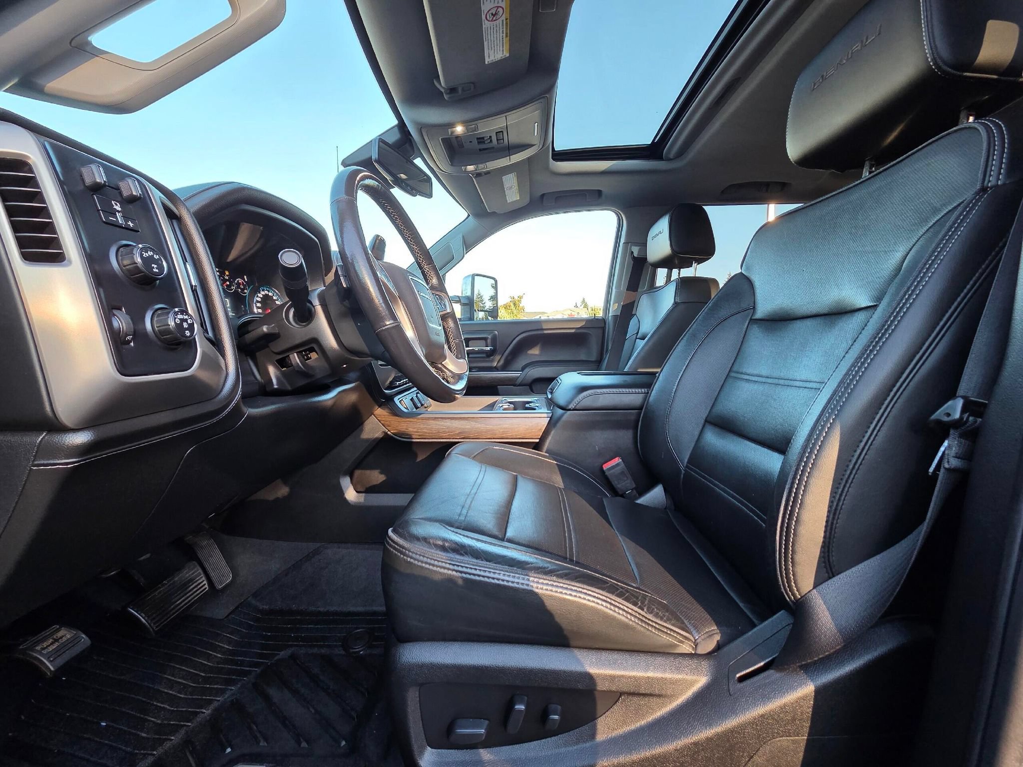 Used 2019 GMC Sierra 2500 Denali AWD/4WD image 28
