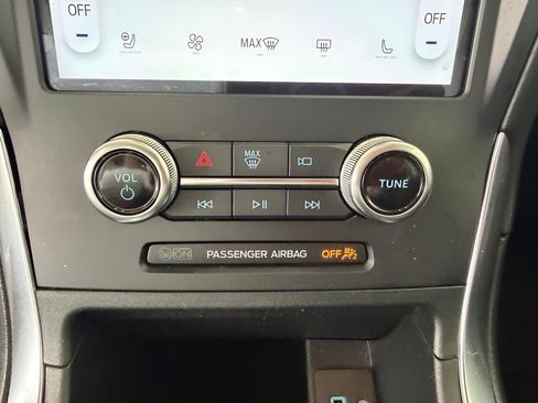 Used 2024 Ford Edge Titanium image 30