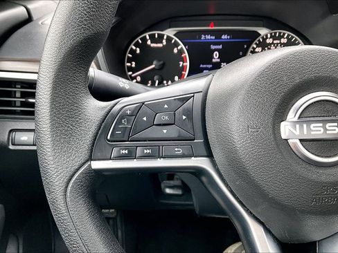 Used 2024 Nissan Altima 2.5 SV image 10