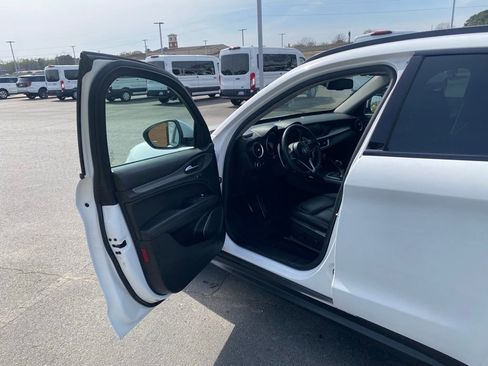 Used 2018 Alfa Romeo Stelvio Sport w/ Quick Order Package 22J Sport image 10