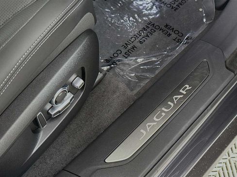 Used 2026 Jaguar F-PACE R-Dynamic S AWD/4WD image 31