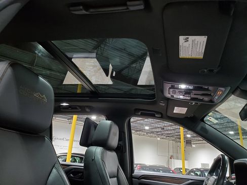 Used 2021 Chevrolet Tahoe High Country RWD image 15