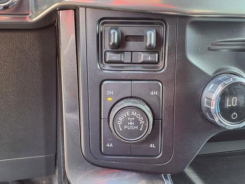 Used 2021 Ford F150 Lariat w/ Equipment Group 502A High image 31