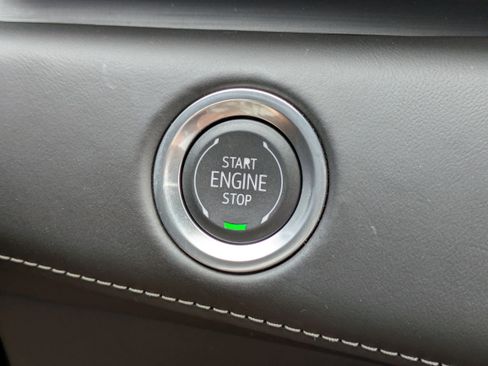 Certified 2024 Cadillac Escalade ESV Premium Luxury Platinum AWD/4WD image 35