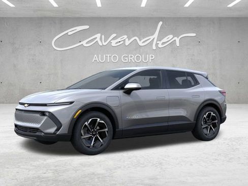 New 2026 Chevrolet Equinox EV LT image 2