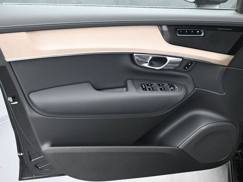 New 2026 Volvo XC90 B5 Plus AWD/4WD image 5