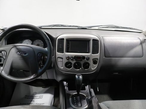 Used 2005 Ford Escape XLT AWD/4WD image 17