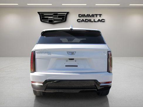 Certified 2026 Cadillac Escalade IQ Luxury 2 w/ LPO, Radiant Package AWD/4WD image 6
