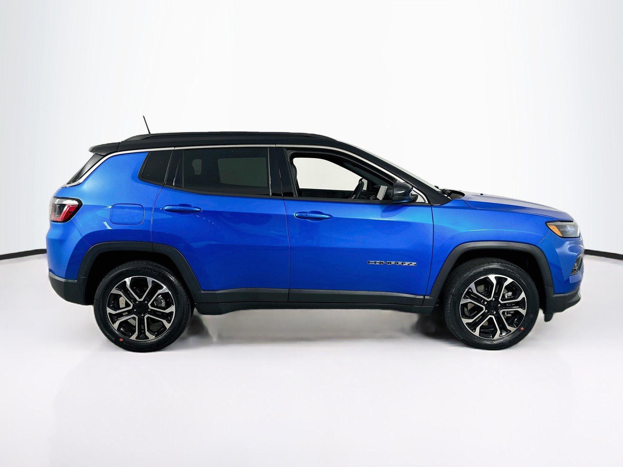 Used 2023 Jeep Compass Limited AWD/4WD image 4