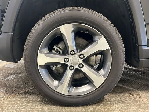 New 2025 Jeep Grand Cherokee L Limited w/ Luxury Tech Group II image 32