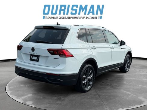Used 2022 Volkswagen Tiguan SE w/ Panoramic Sunroof Package AWD/4WD image 6