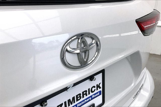 Used 2023 Toyota Highlander XLE AWD/4WD image 32