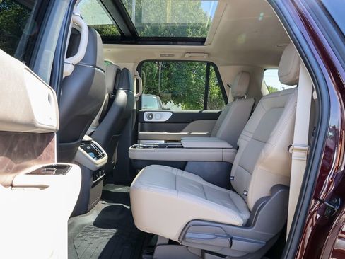 Used 2023 Lincoln Navigator L Reserve AWD/4WD image 35