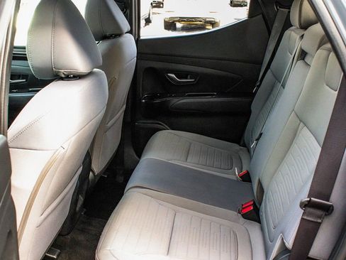 Used 2023 Hyundai Santa Cruz SEL Premium AWD/4WD image 36